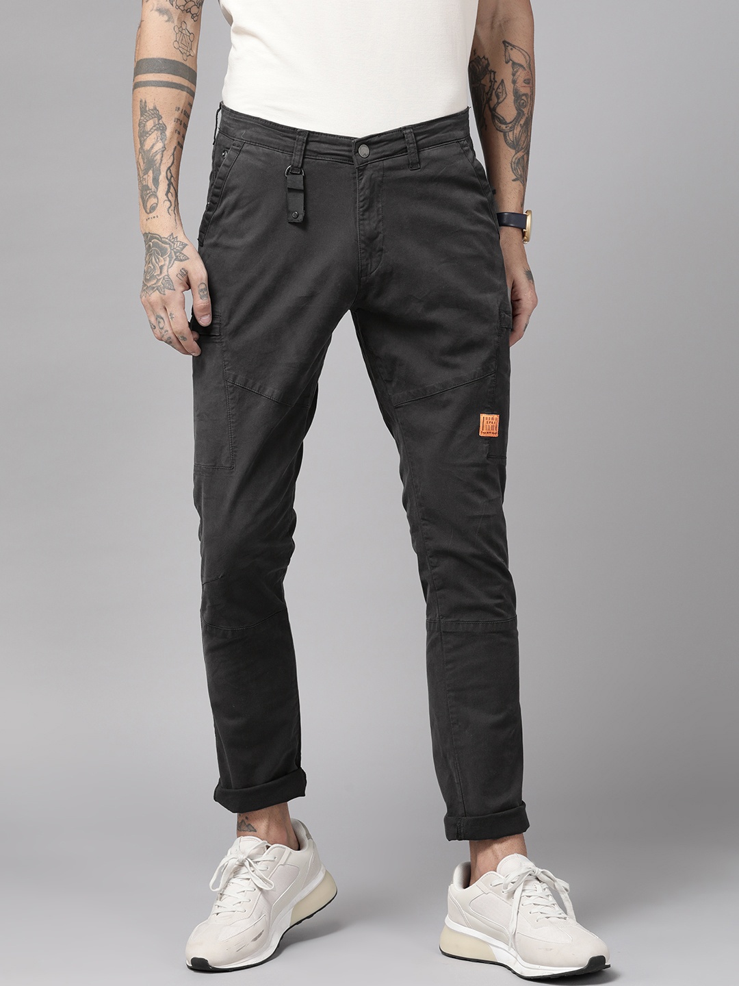 

SPYKAR Men Regular Fit Cargos Trousers, Charcoal