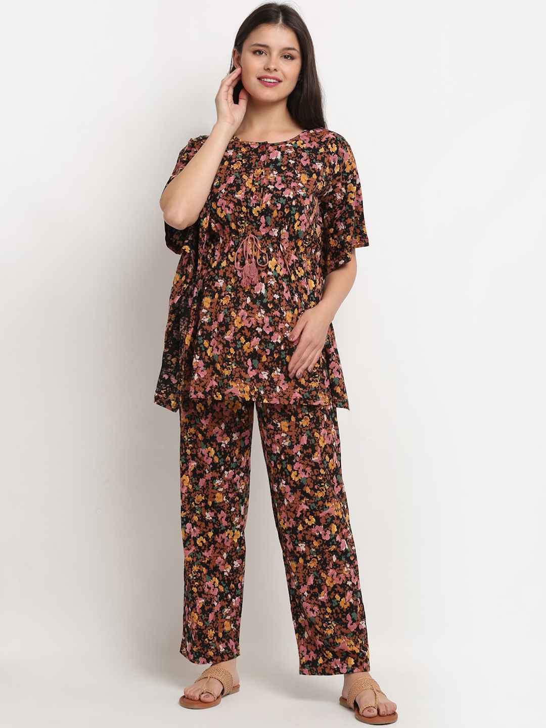 

Tiara Women Peach-Coloured & Black Printed Night Suit