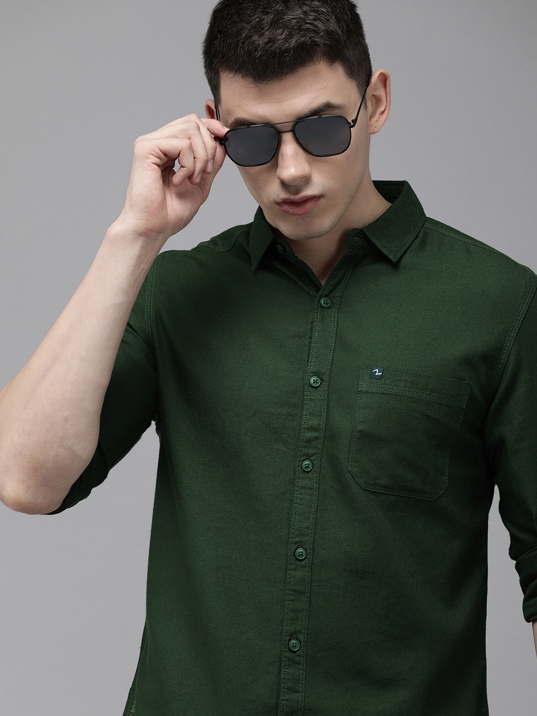 

SPYKAR Men Olive Green Solid Slim Fit Pure Cotton Casual Shirt