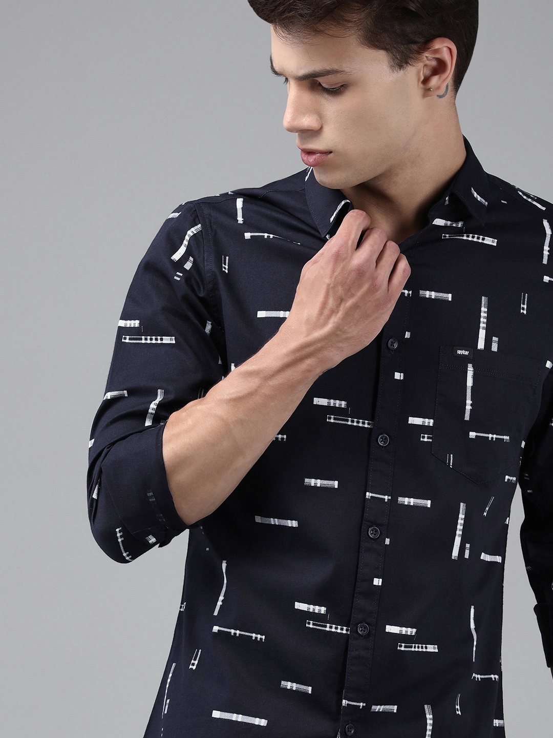 

SPYKAR Men Navy Blue Slim Fit Printed Pure Cotton Casual Shirt