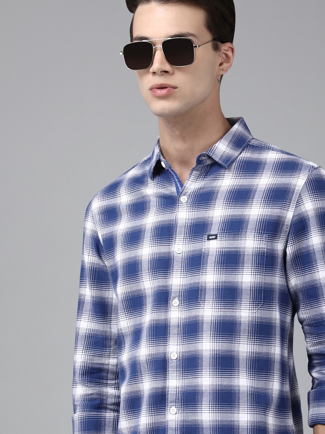 

SPYKAR Men Blue & White Slim Fit Checked Casual Shirt