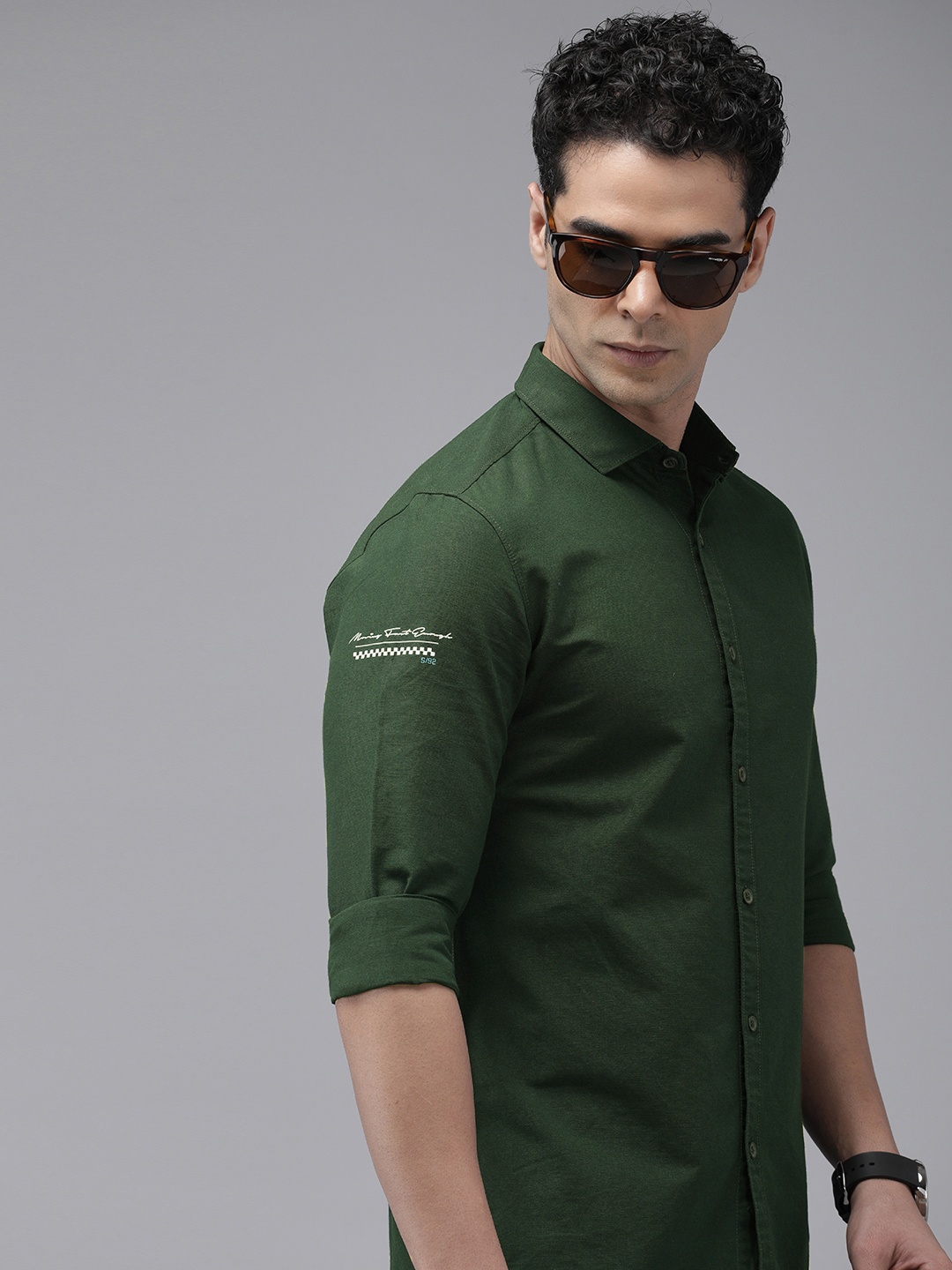 

SPYKAR Men Slim Fit Placement Printed Pure Cotton Casual Shirt, Green