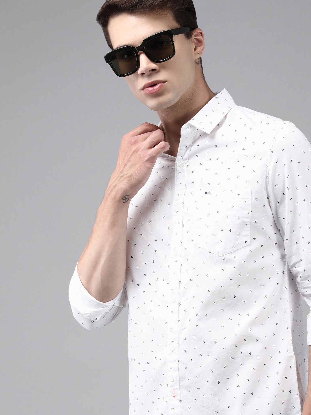 

SPYKAR Men White Slim Fit Printed Casual Pure Cotton Shirt