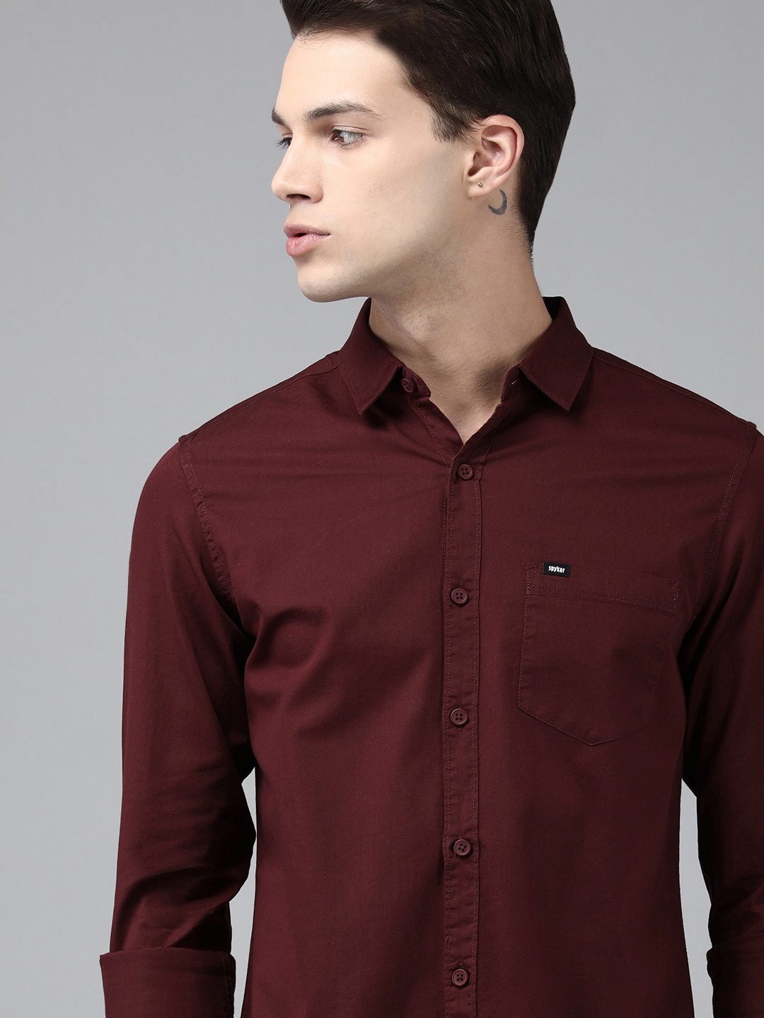 

SPYKAR Men Maroon Solid Slim Fit Casual Shirt