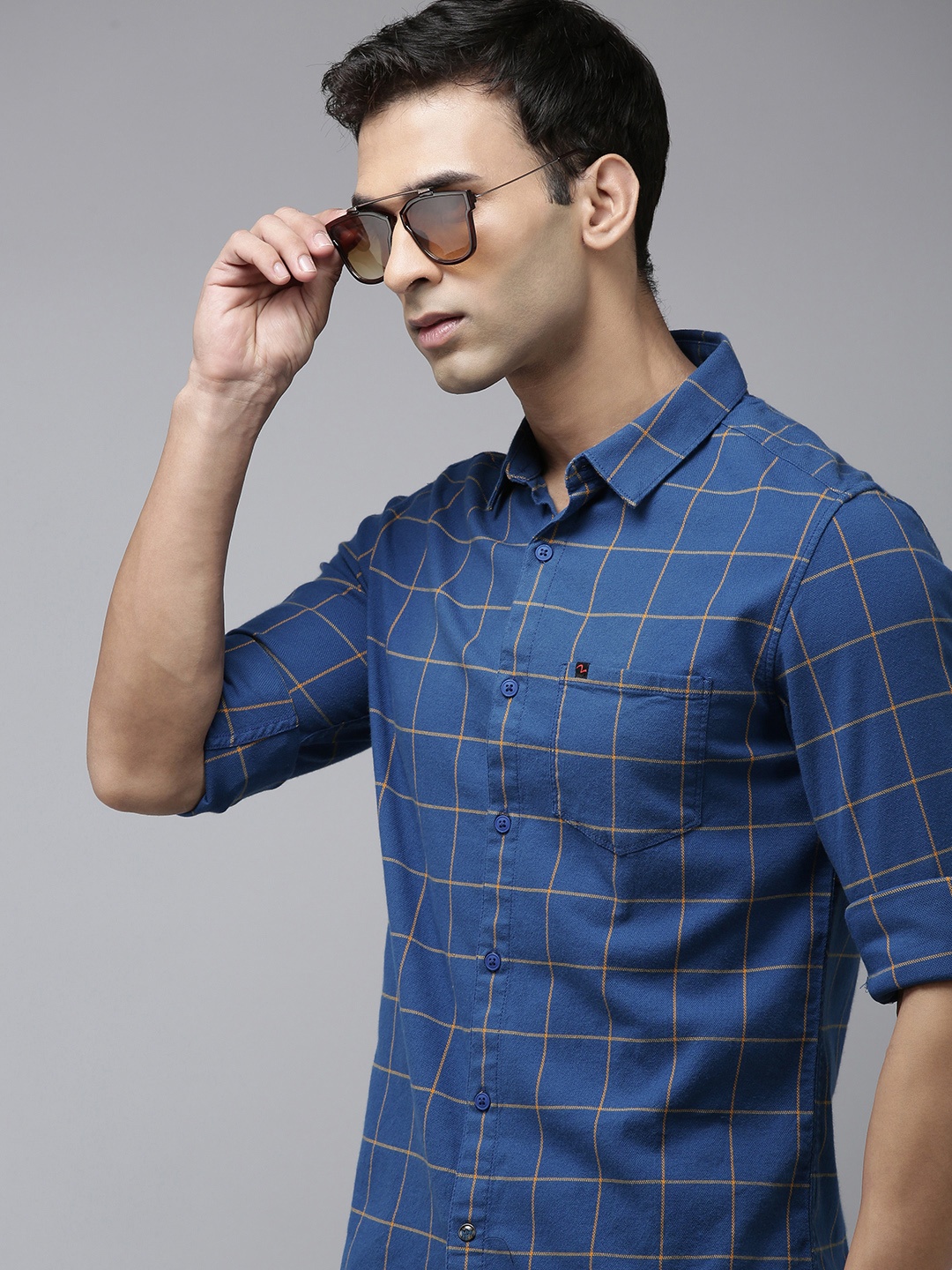 

SPYKAR Men Windowpane Checks Spread Collar Casual Shirt, Blue