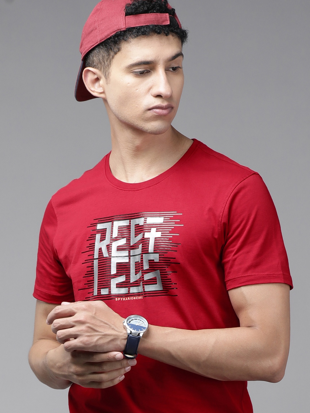 

SPYKAR Men Red Typography Printed Slim Fit Pure Cotton T-shirt