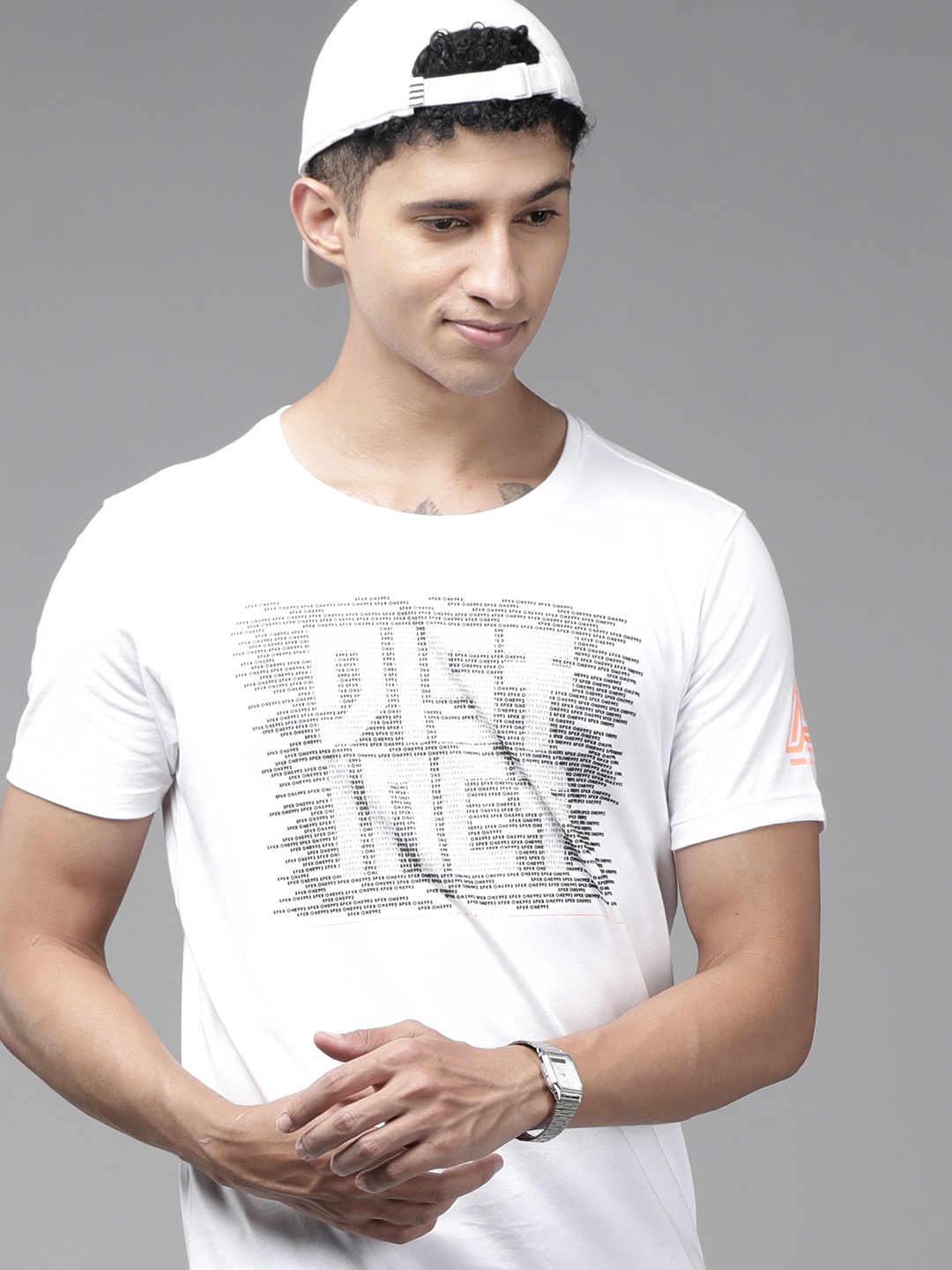

SPYKAR Men White & Black Typography Printed Pure Cotton Slim Fit T-shirt