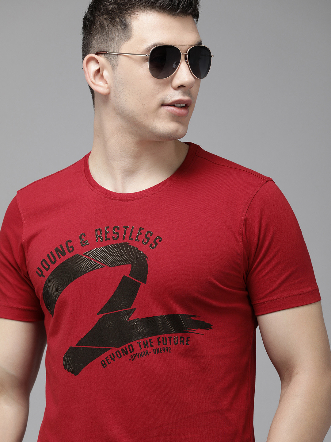 

SPYKAR Men Red Typography Printed Slim Fit T-shirt