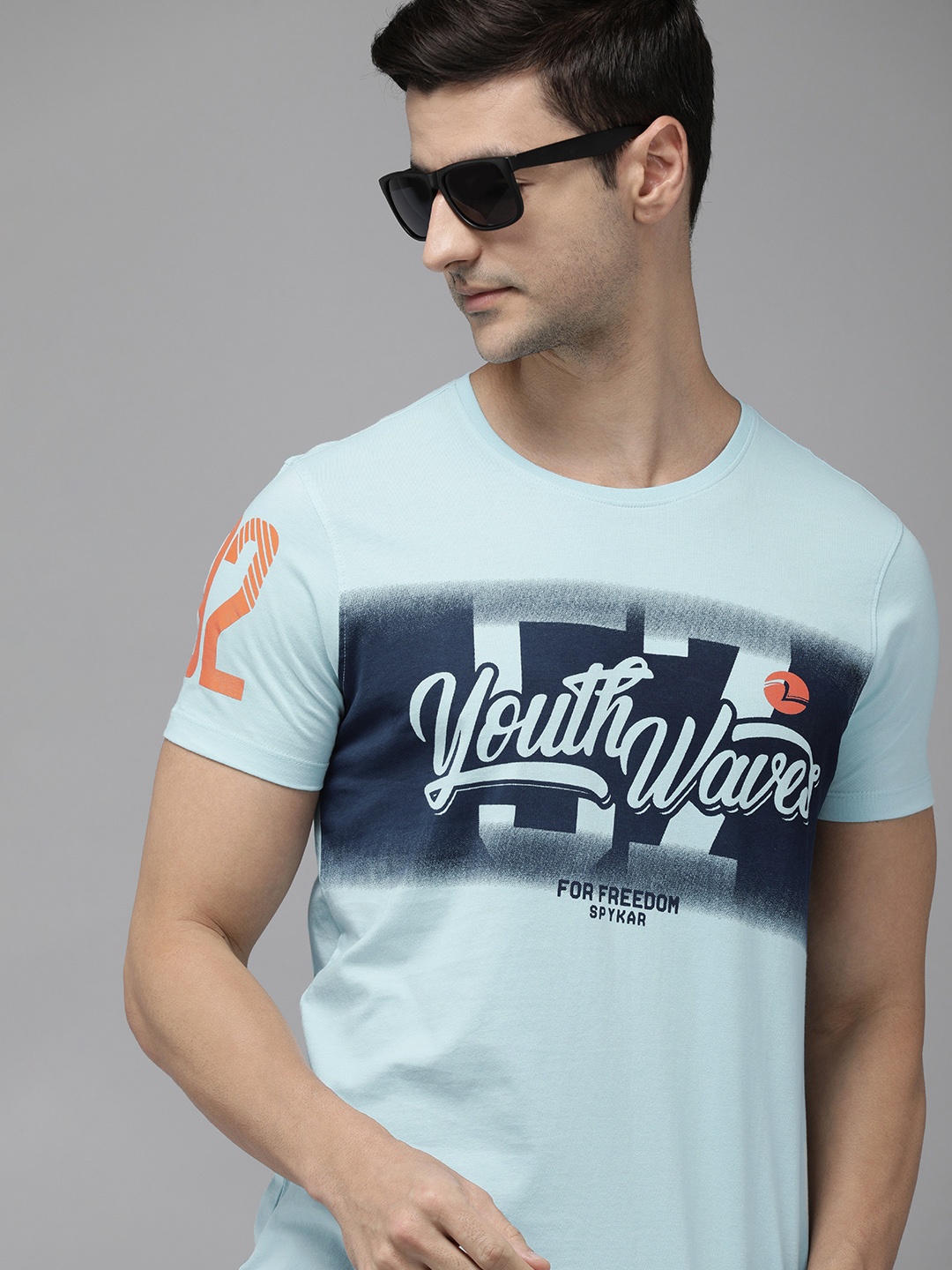 

SPYKAR Men Blue Typography Printed Pure Cotton Slim Fit T-shirt