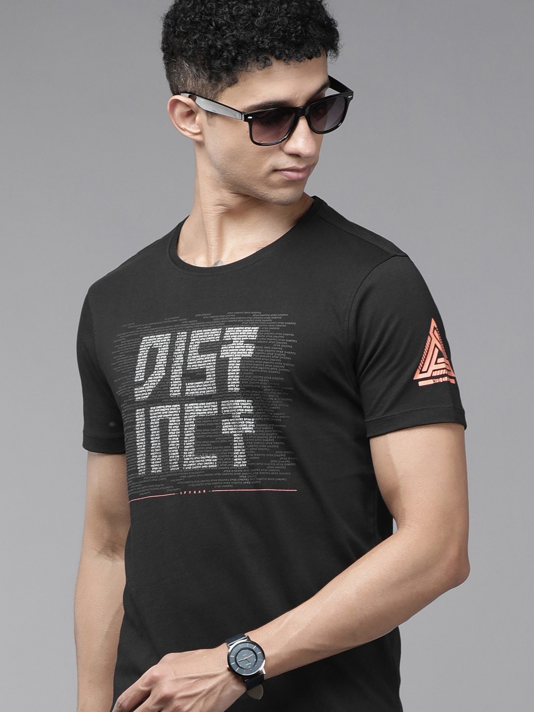 

SPYKAR Men Black Typography Printed Pure Cotton Slim Fit T-shirt