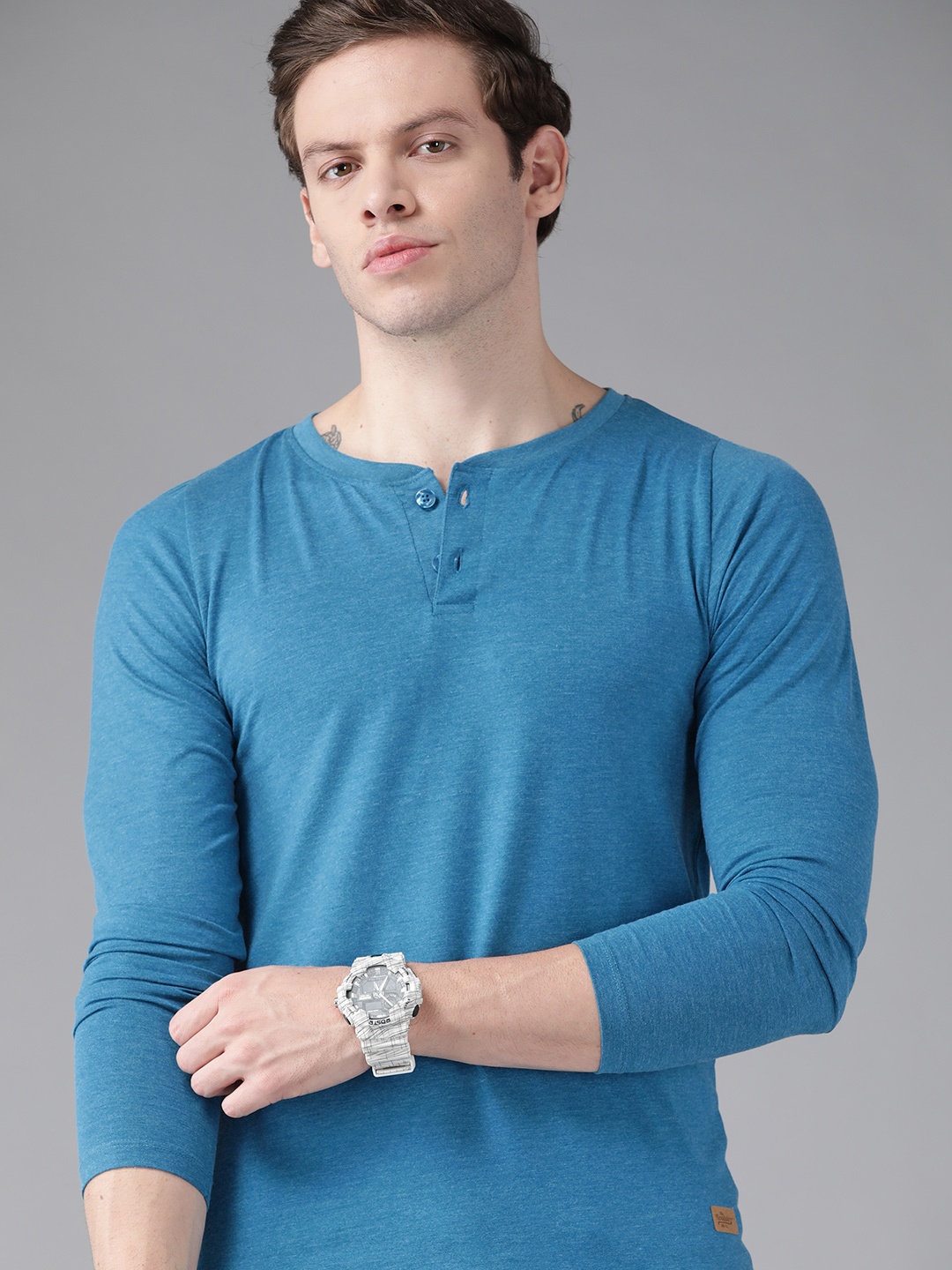 

Roadster Men Blue Henley Neck Knitted T-shirt