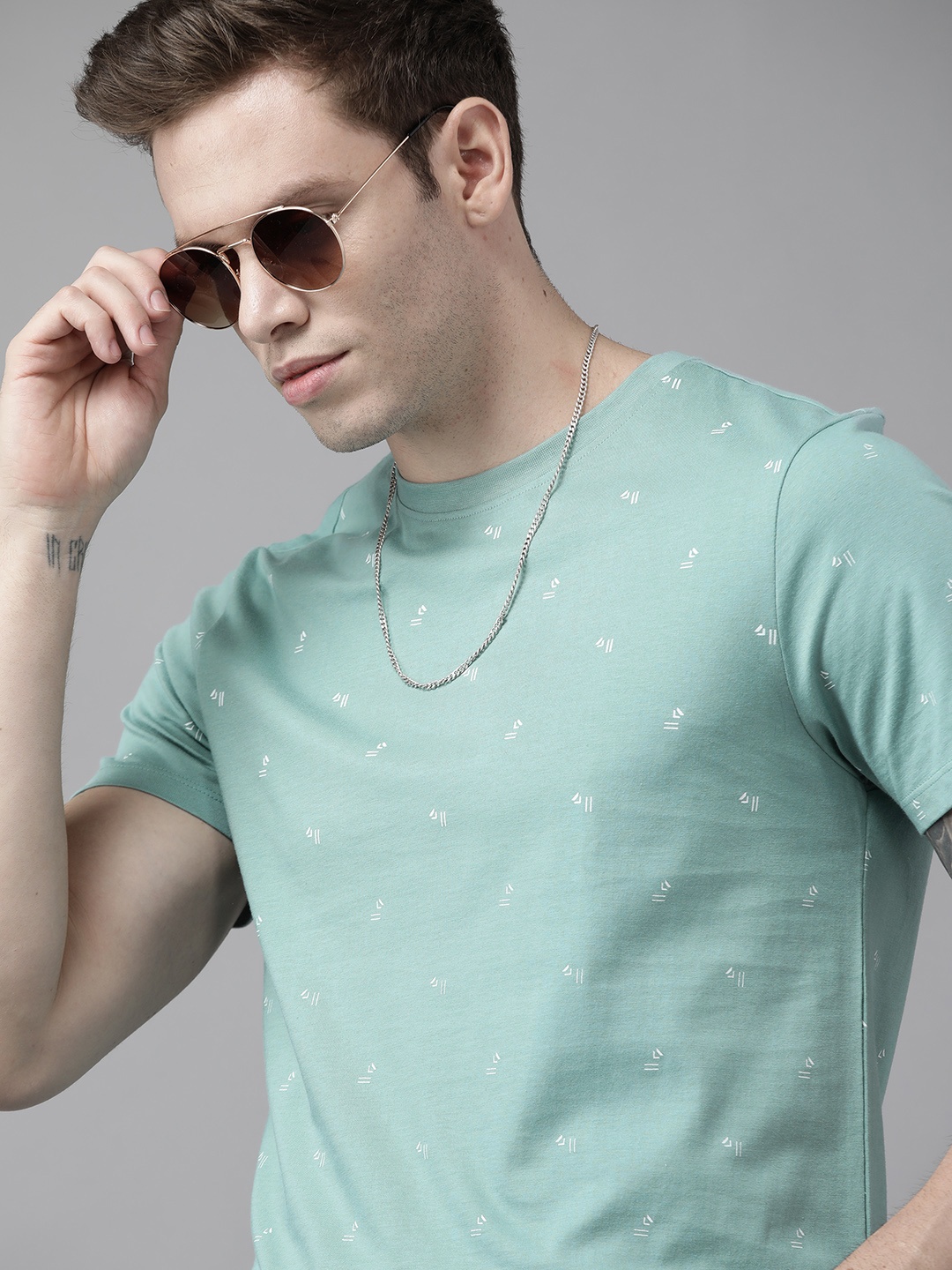 

Roadster Men Sea Green & White Printed Pure Cotton T-shirt