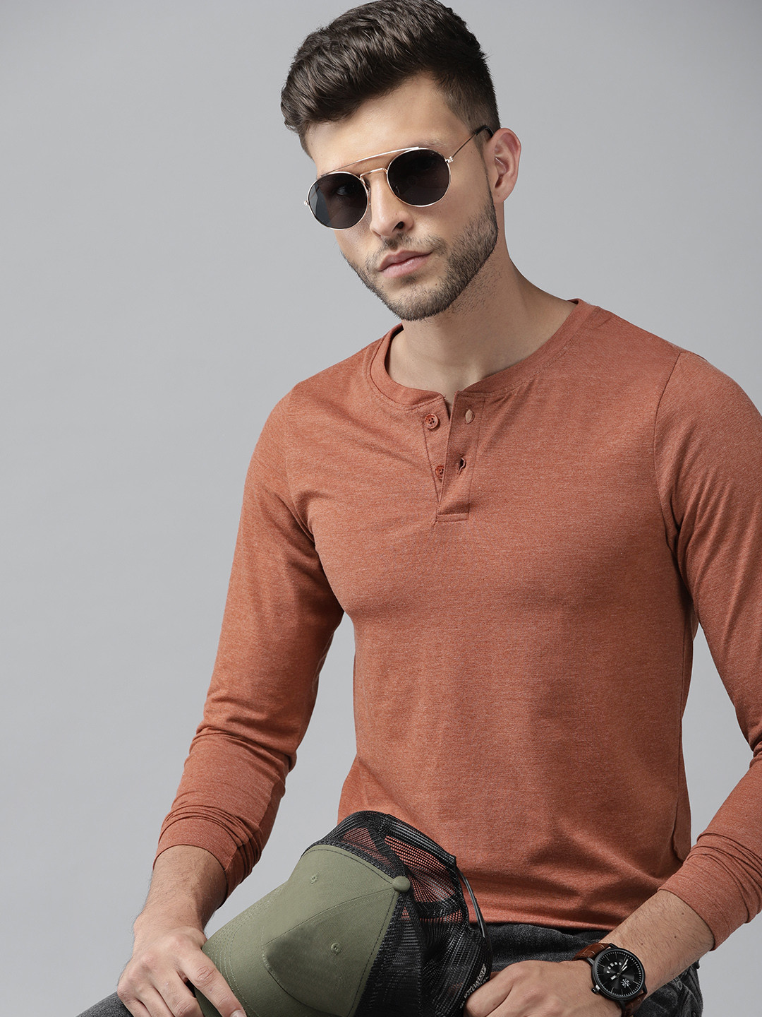 

Roadster Men Rust Brown Solid Henley Neck T-shirt