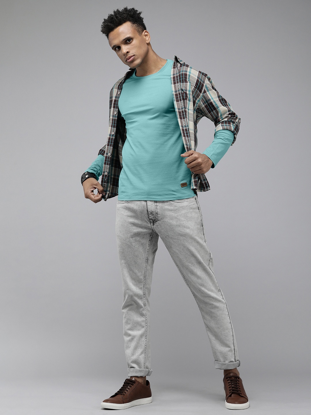 

Roadster Men Sea Green Solid Round-Neck Regular Fit Casual Muscle Fit T-shirt