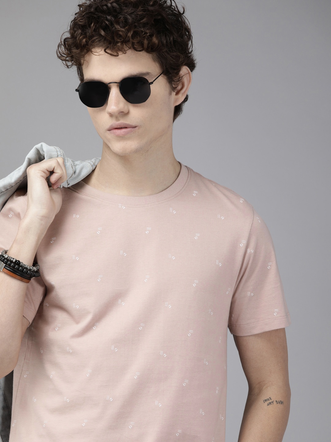 

The Roadster Lifestyle Co. Men Rose Gold & White Printed Pure Cotton T-shirt