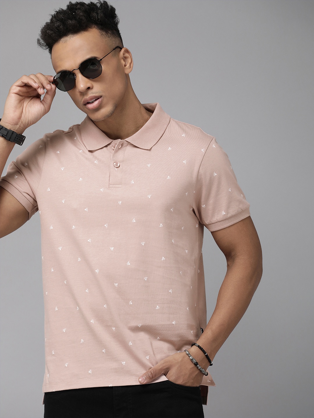 

The Roadster Lifestyle Co Men Dusty Pink & White Printed Pure Cotton Polo Collar T-shirt, Rose