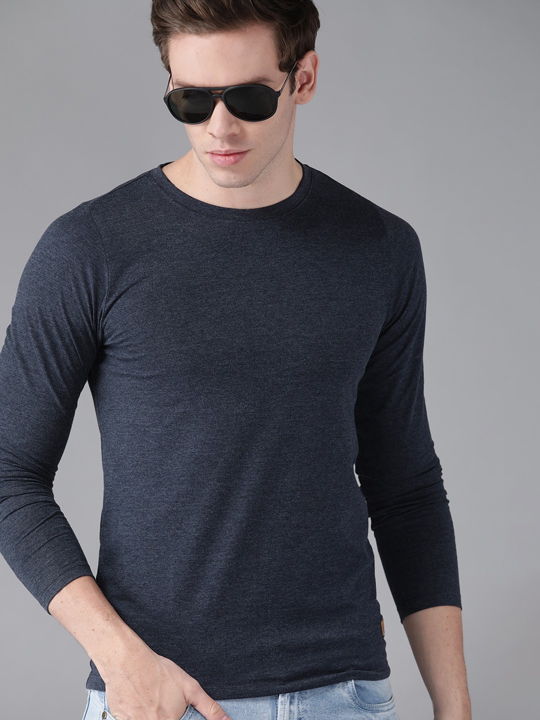 

Roadster Men Navy Blue Solid T-shirt
