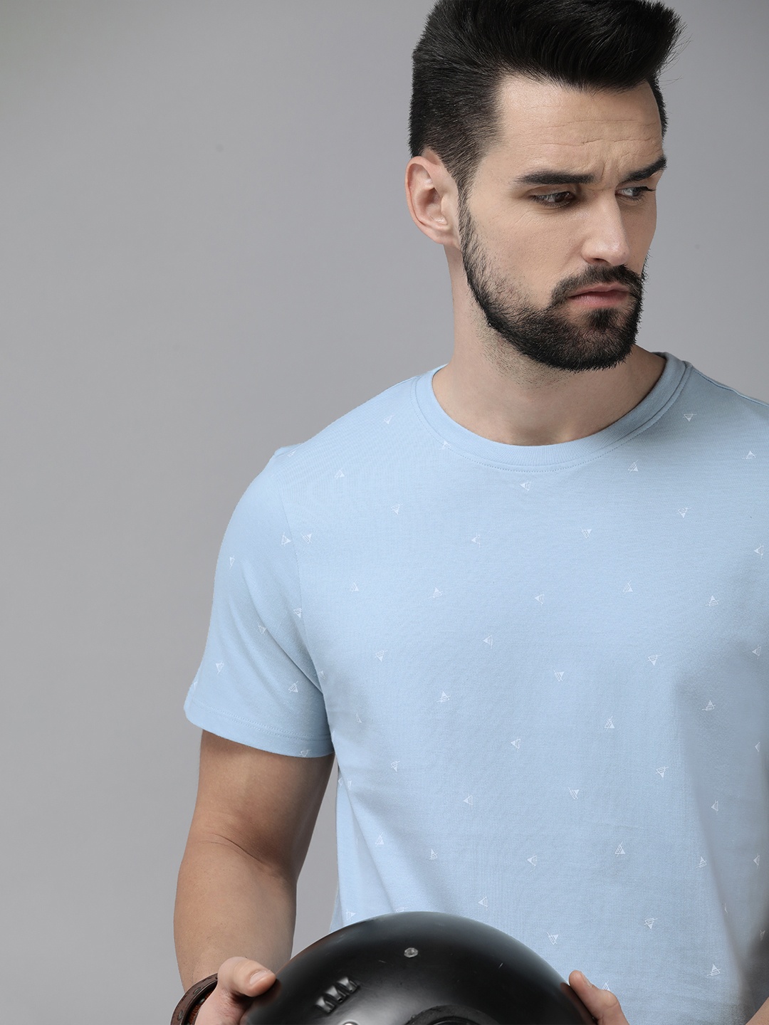 

Roadster Men Blue & White Printed Round Neck T-shirt