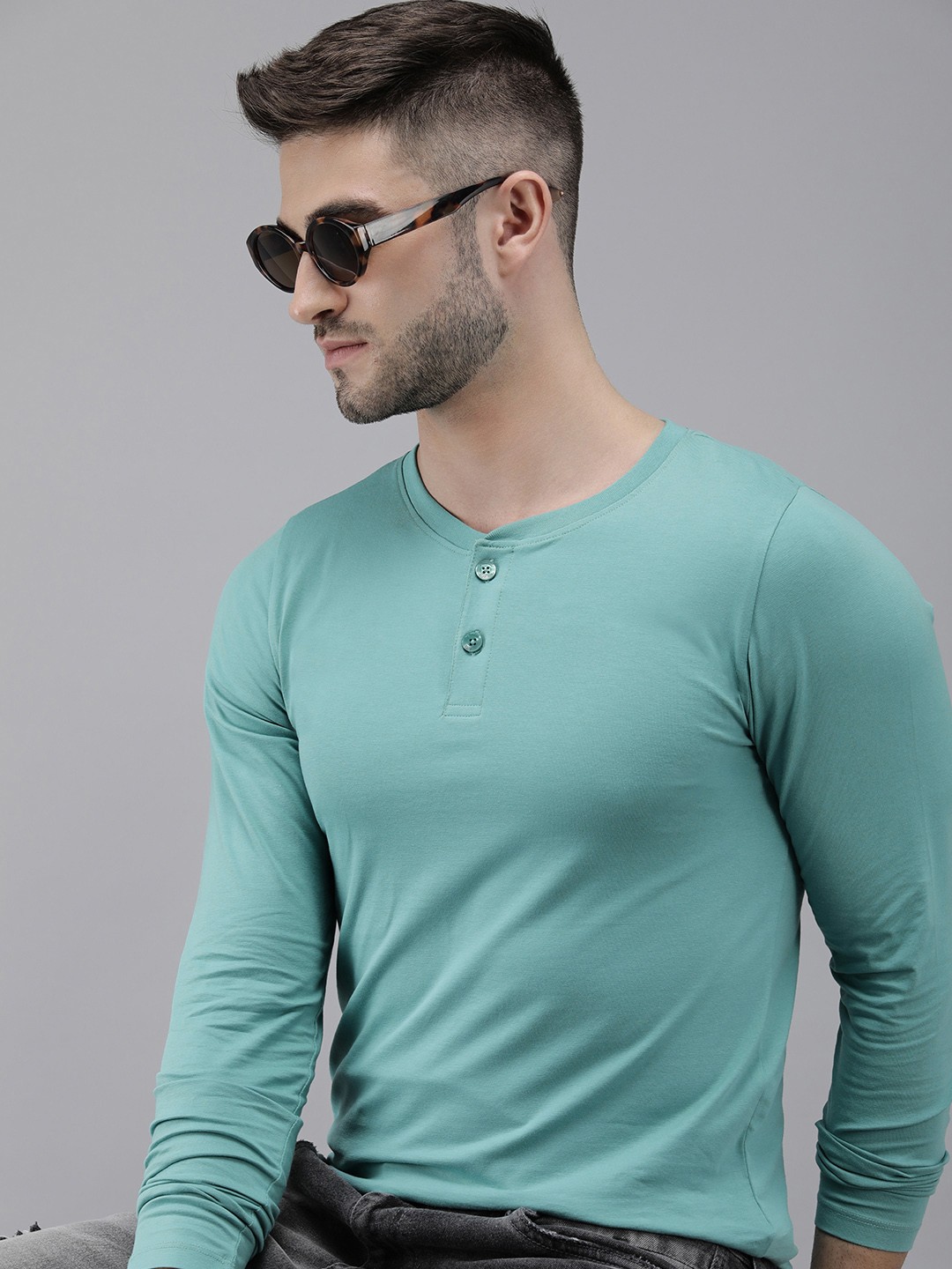 

The Roadster Lifestyle Co Men Turquoise Blue Shaped Fit Henley Neck T-shirt