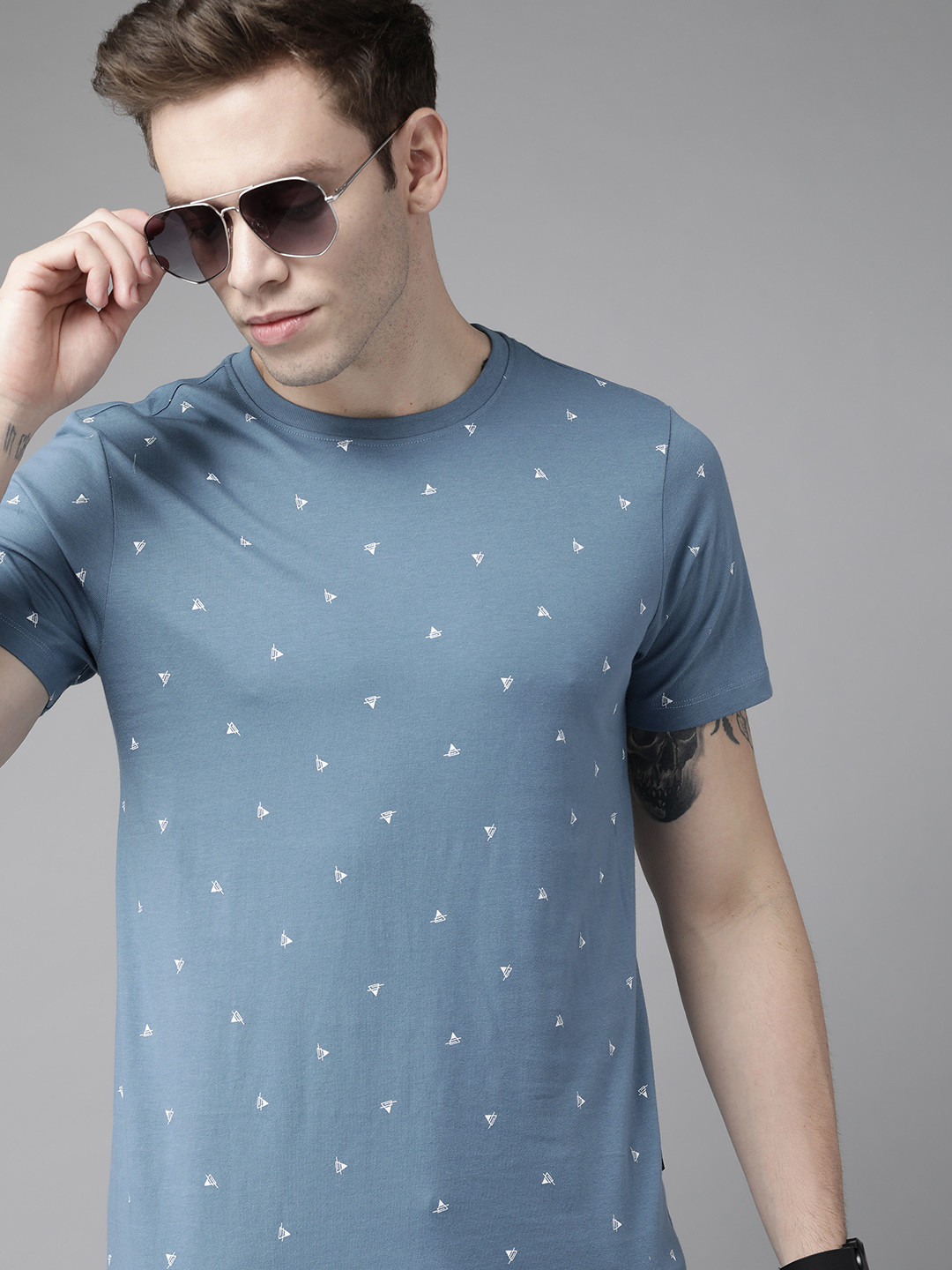 

Roadster Men Blue & White Printed Pure Cotton T-shirt