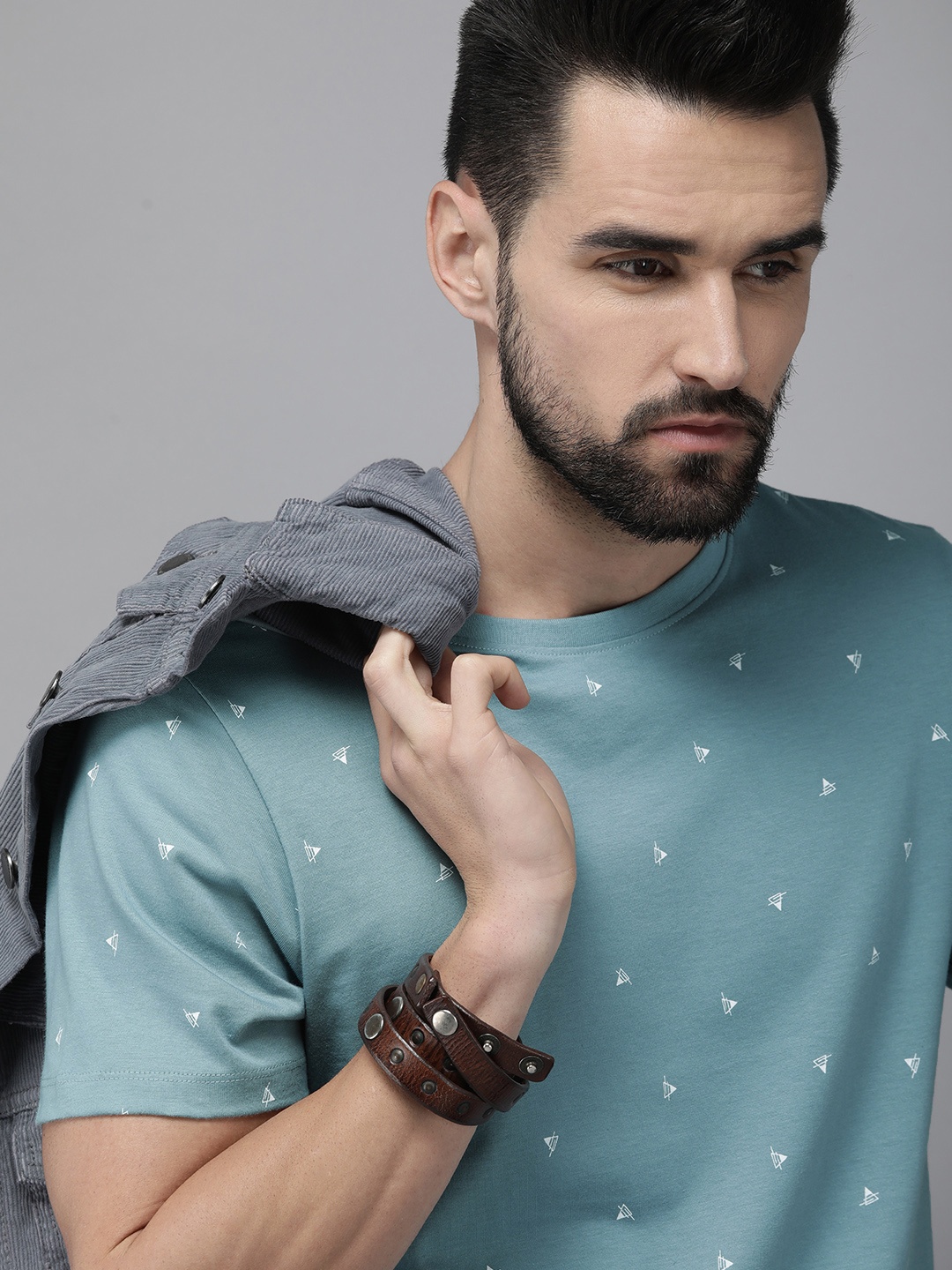 

Roadster Men Blue & White Printed Round Neck T-shirt
