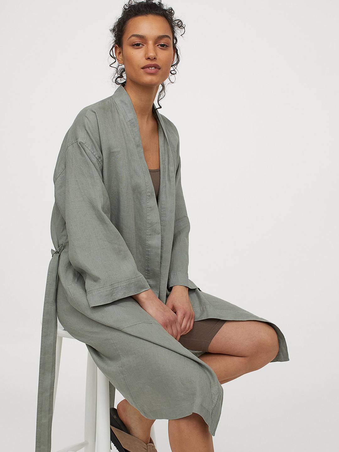 

H&M Women Green Solid Washed Linen Dressing Gown