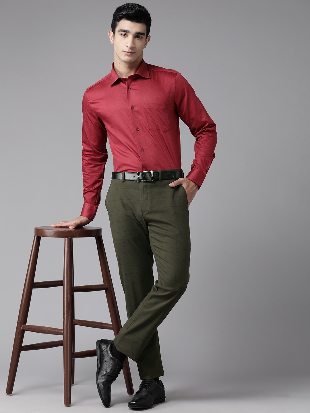 

Blackberrys Men Checked Print Tapered Fit Low-Rise Formal Trousers, Olive