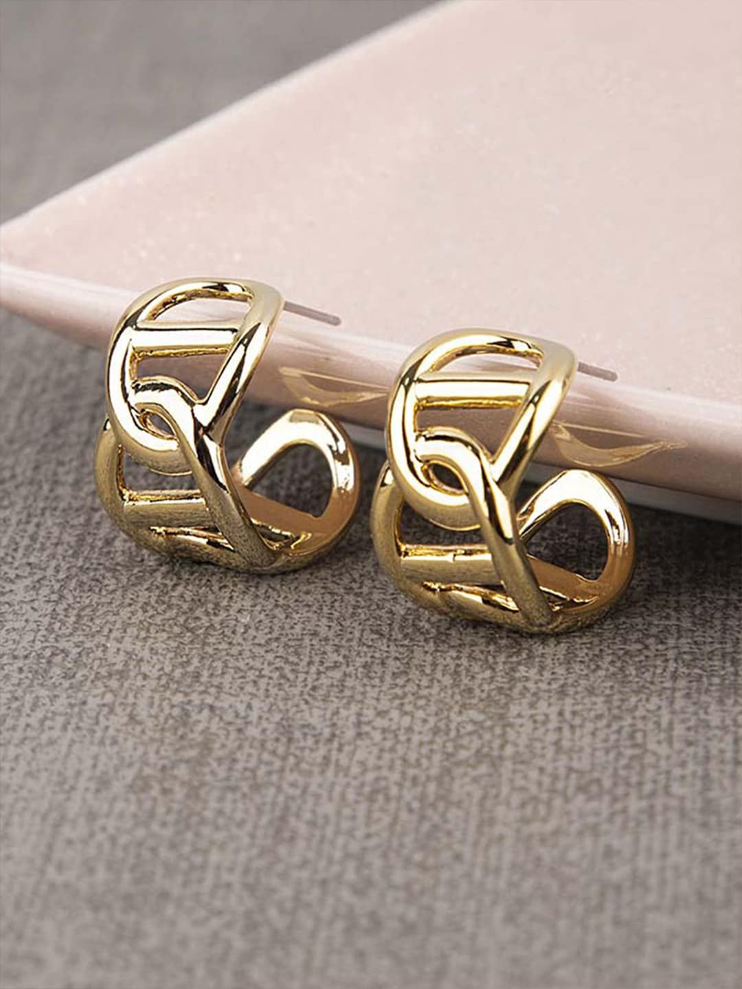 

Queen Be Gold-Toned Contemporary Studs Earrings