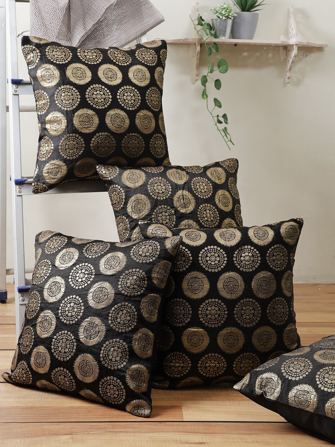 

ROMEE Set of 5 Black & Gold-Toned Ethnic Motifs Square Cushion Covers