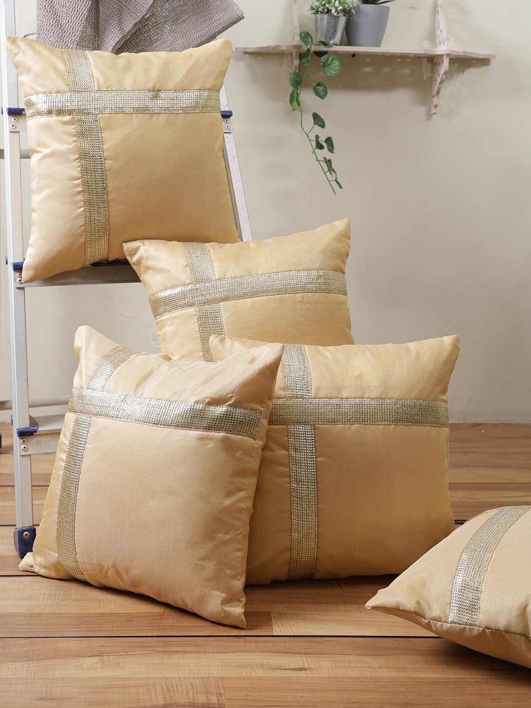 

ROMEE Beige & Gold-Toned Set of 5 Geometric Square Cushion Covers