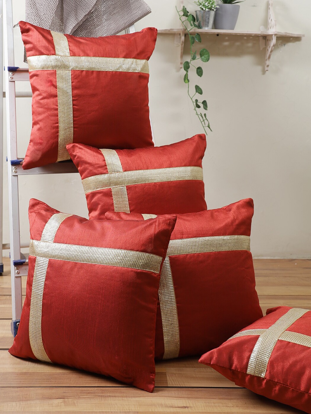 

ROMEE Maroon & Silver-Toned Set of 5 Geometric Square Cushion Covers