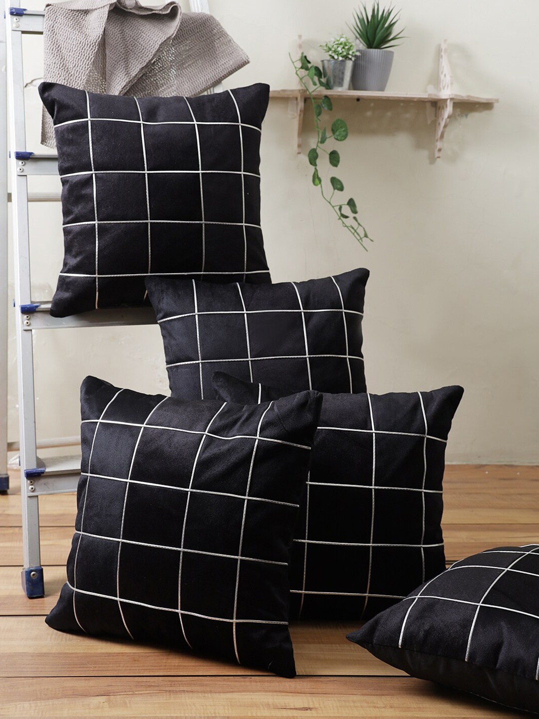 

ROMEE Black & Grey Set of 5 Checked Square Cushion Covers