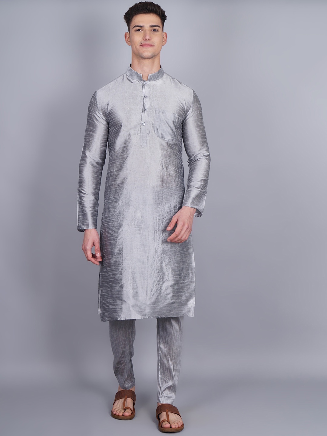 

GRACIT Men Silver-Toned Dupion Silk Kurta with Pyjamas