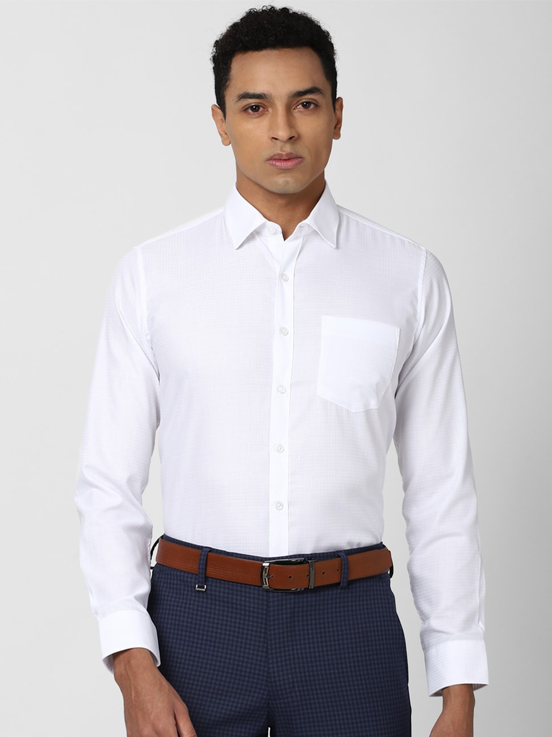 

Van Heusen Men White Slim Fit Formal Shirt