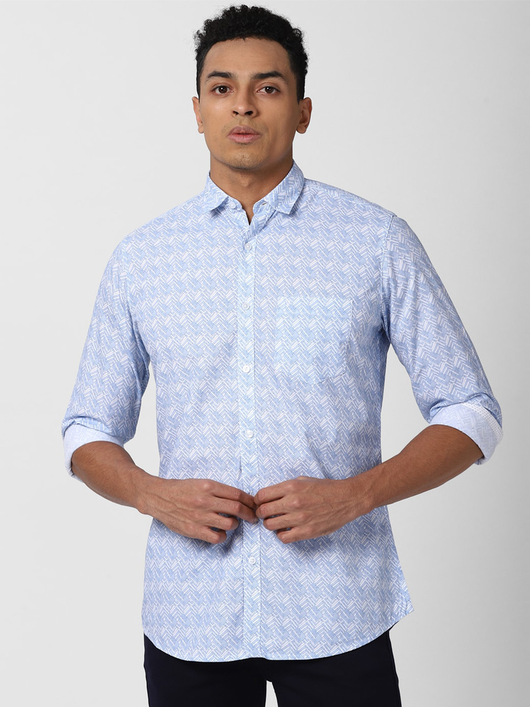 

Van Heusen Sport Men Blue & White Slim Fit Printed Pure Cotton Casual Shirt