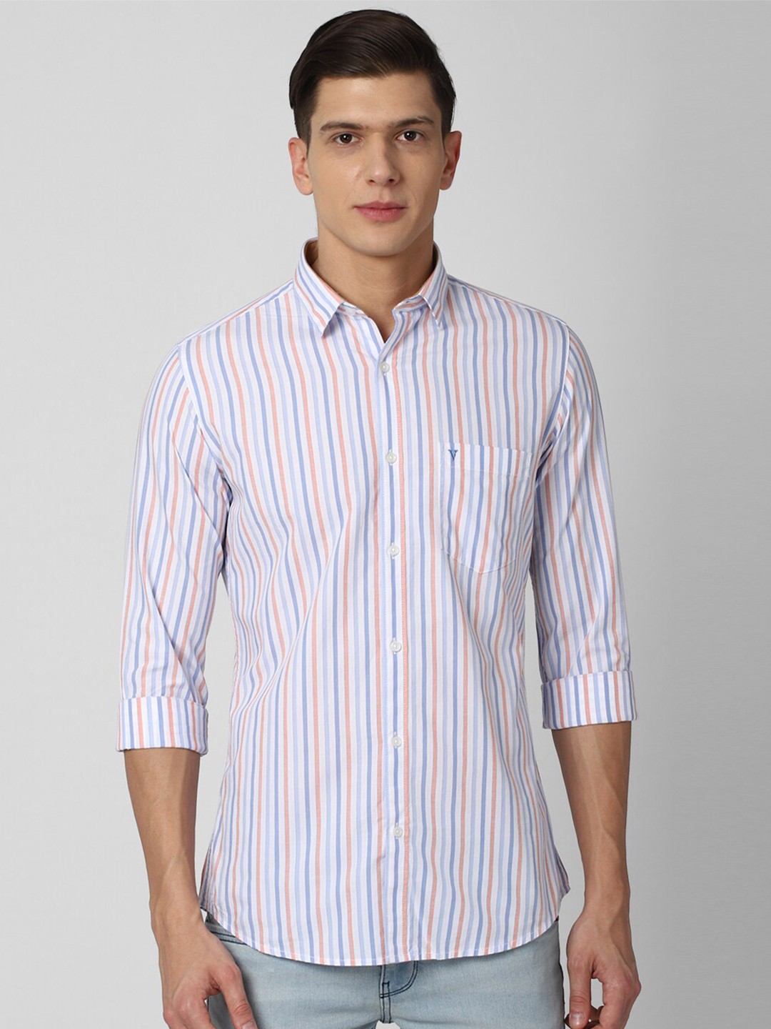 

Van Heusen Sport Men Blue & Off-White Slim Fit Striped Pure Cotton Casual Shirt