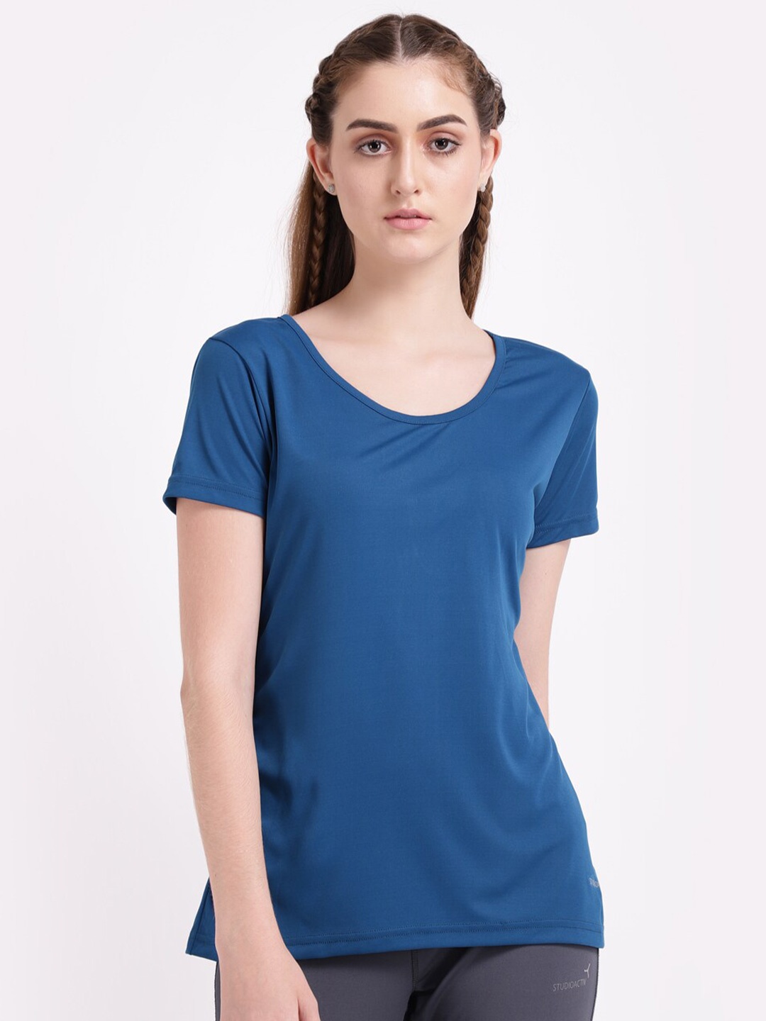 

STUDIOACTIV Women Teal Solid Regular-Fit T-shirt