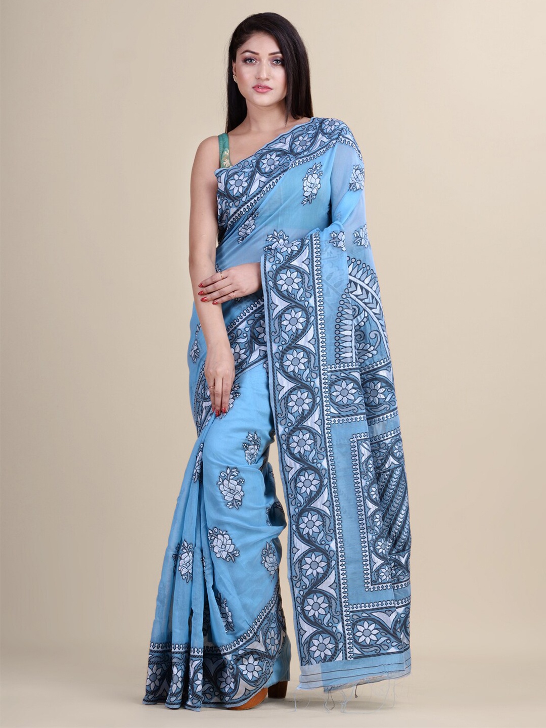 

Laa Calcutta Blue & White Floral Silk Cotton Jamdani Saree