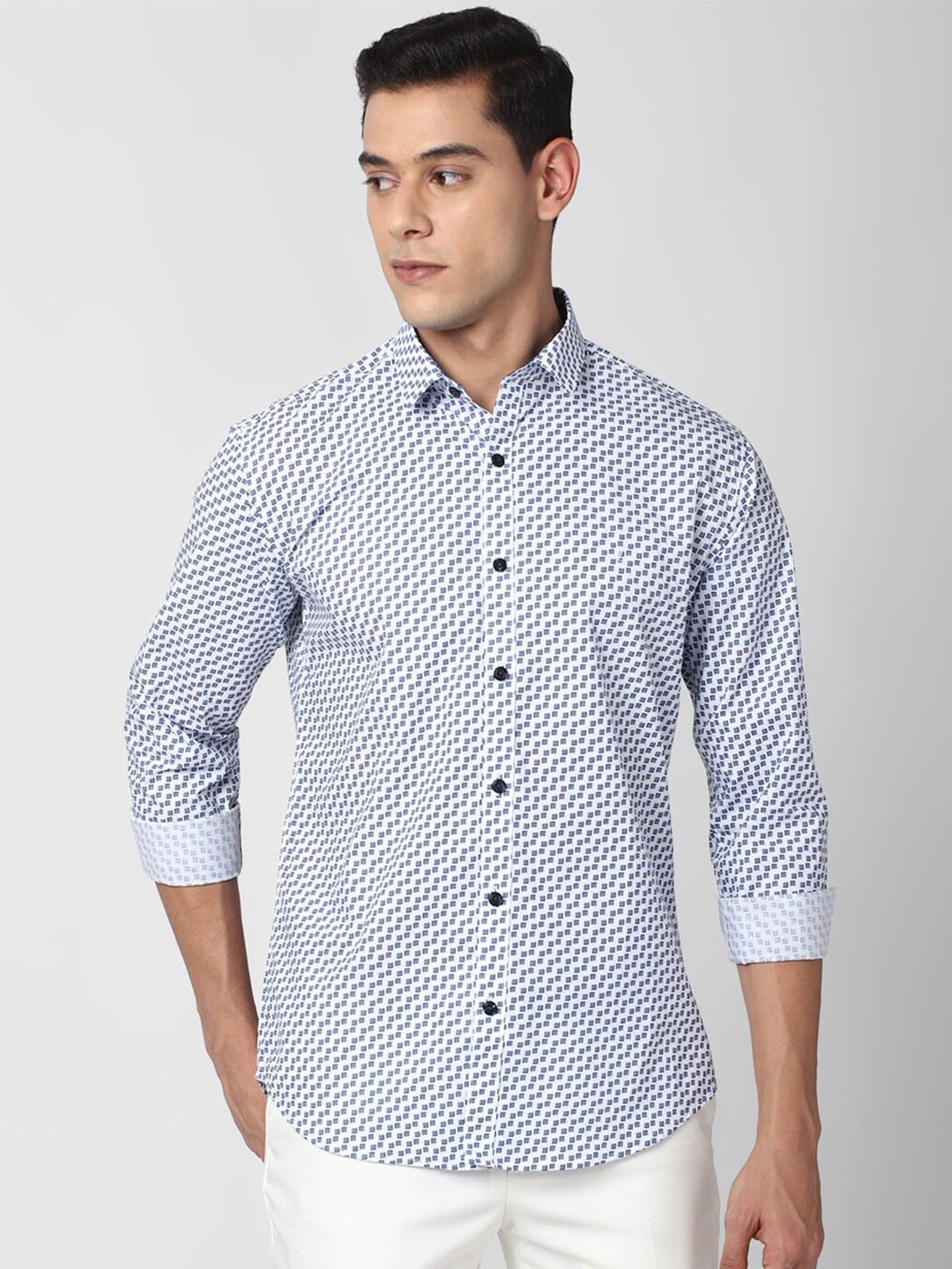 

V Dot Men Blue Slim Fit Printed Cotton Casual Shirt