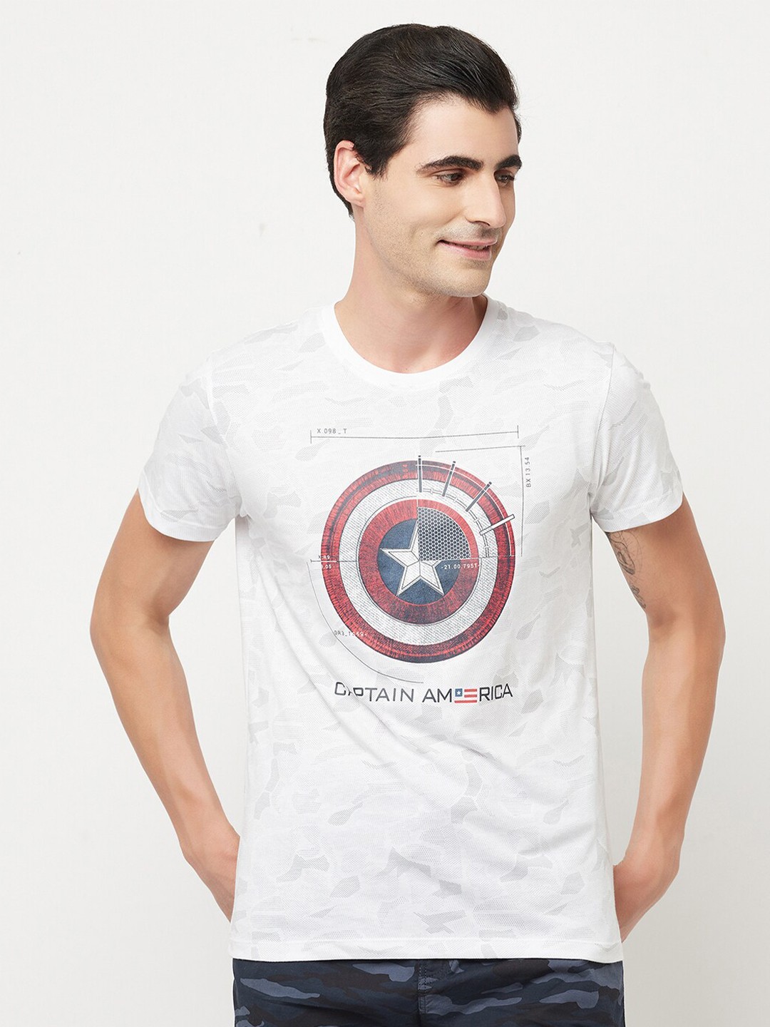 

Octave Men White Captain America Printed Cotton T-shirt