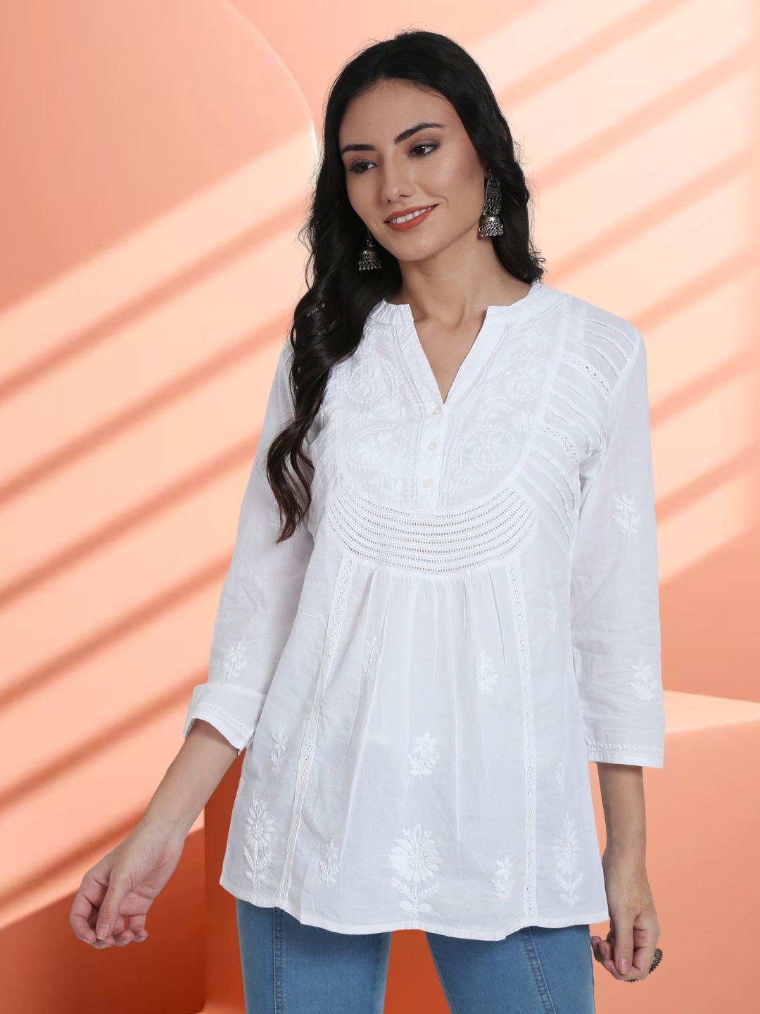 

PARAMOUNT CHIKAN White Ethnic Motifs Embroidered Chikankari Pure Cotton Kurti