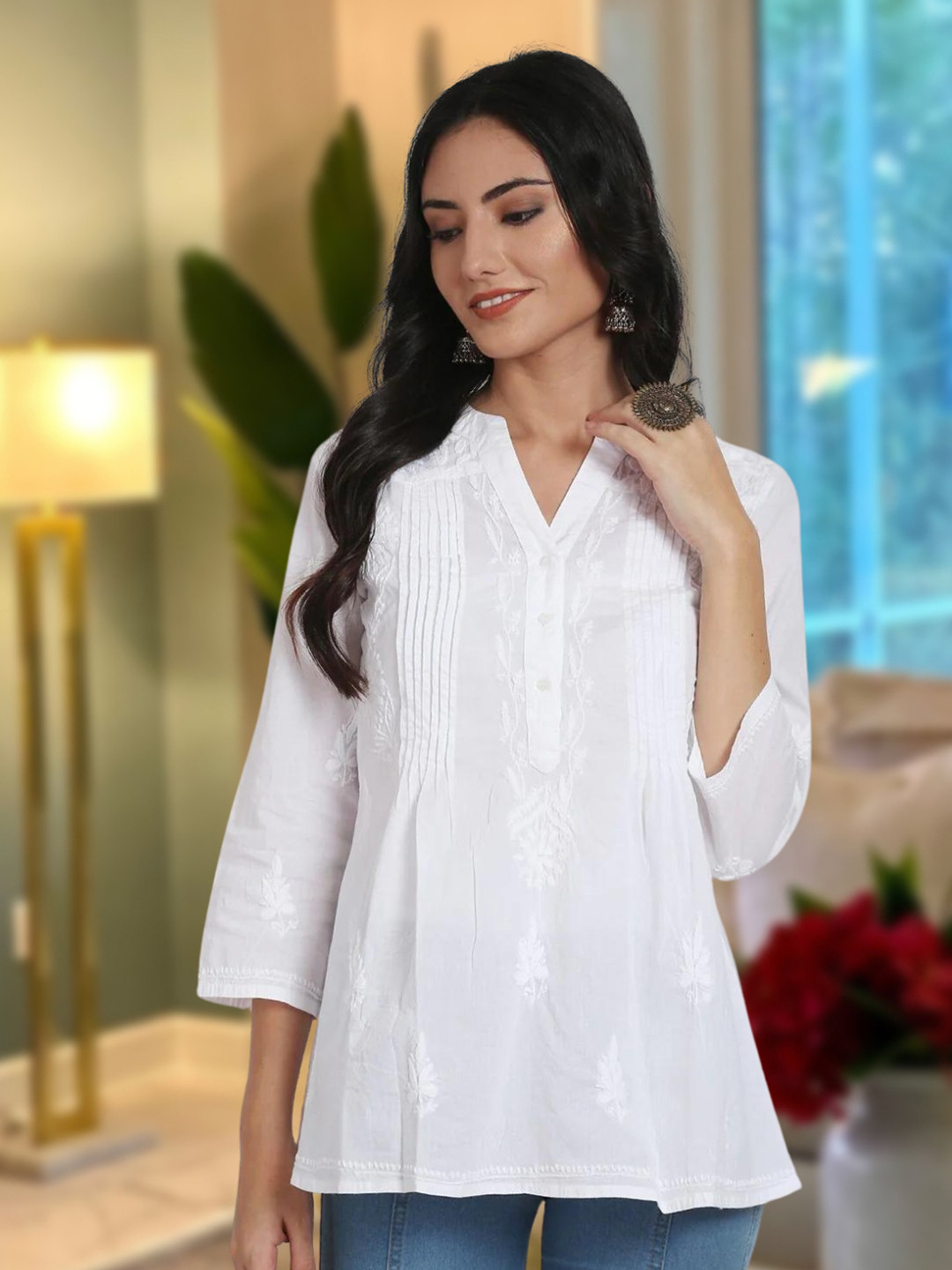 

PARAMOUNT CHIKAN White Ethnic Motifs Embroidered Chikankari Pure Cotton Kurti