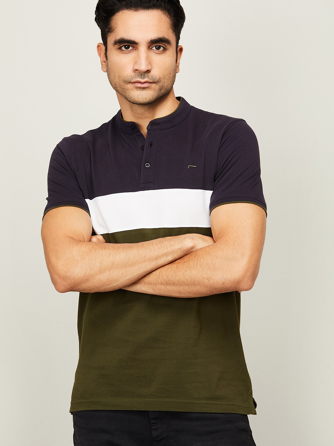 

Fame Forever by Lifestyle Men Olive Green & Navy Blue Henley Neck Cotton T-shirt