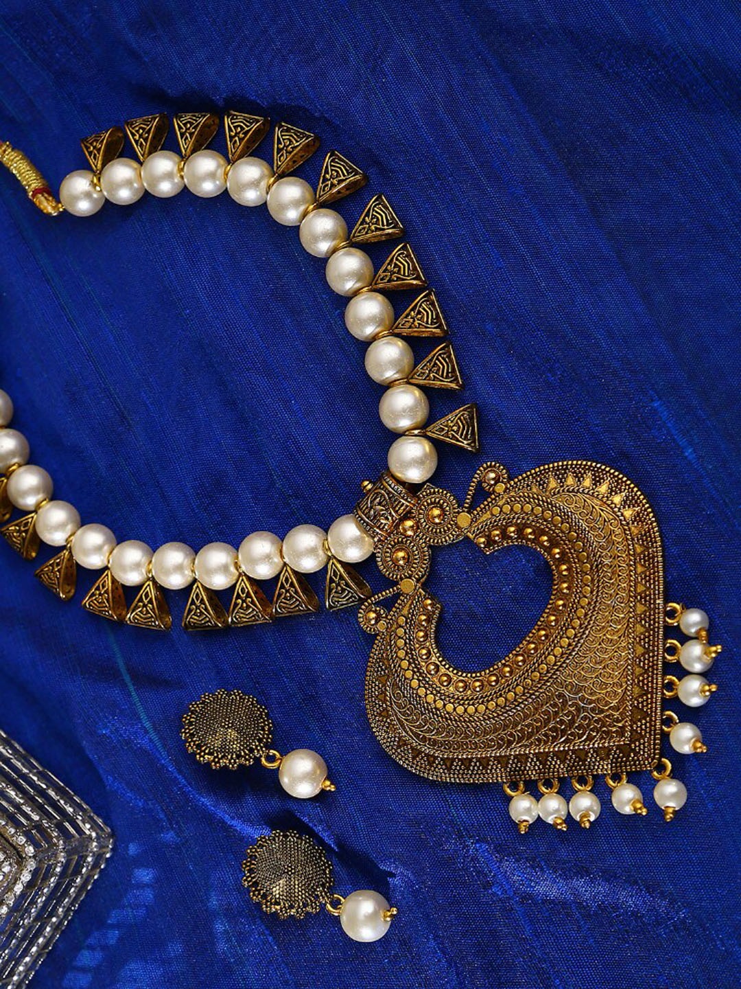 

SOHI Gold-Plated Pearl-Studded Jewelry Set, Rust