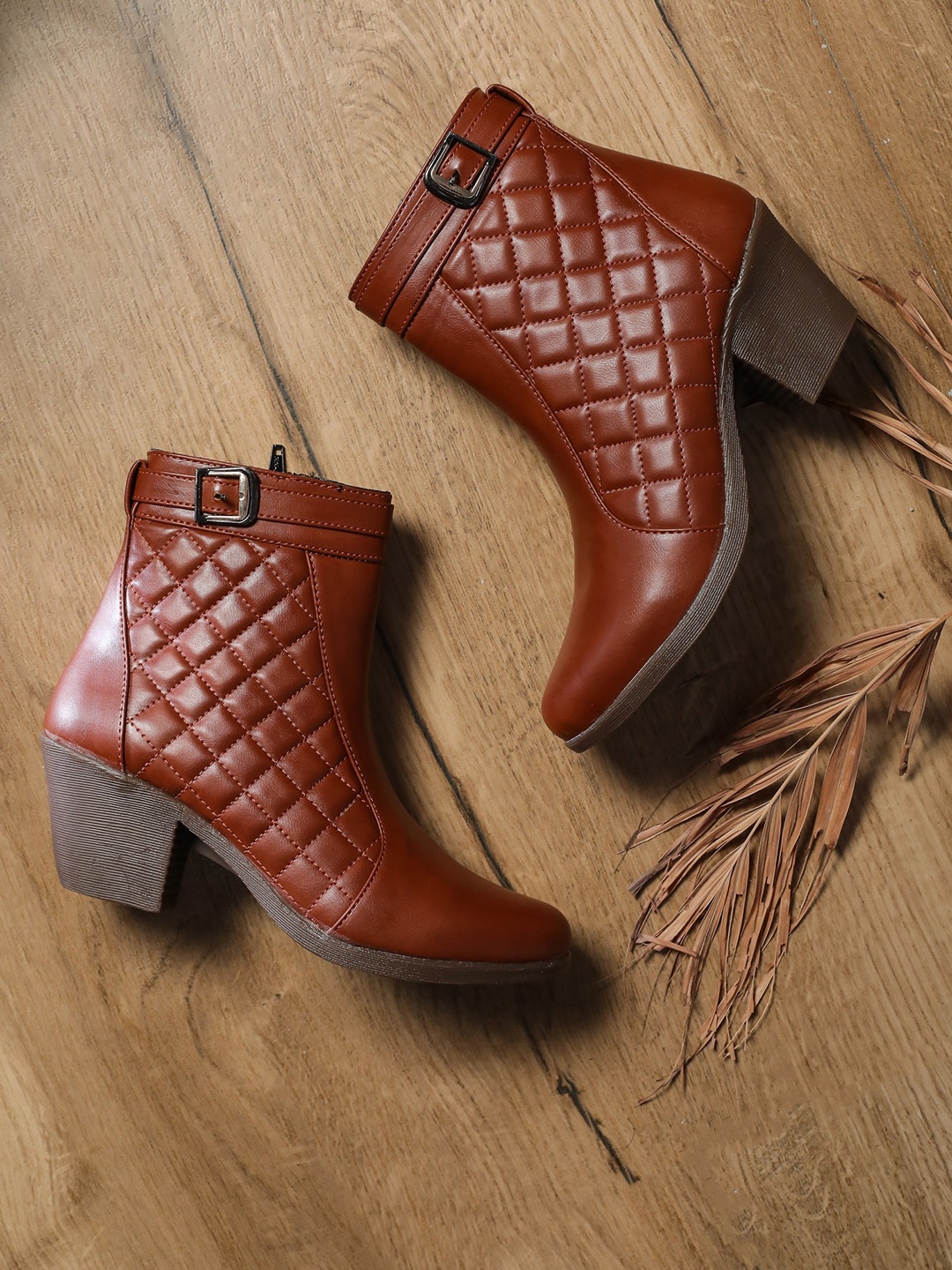 

EVERLY Women Tan Block Heeled Quilted Boots With Buckles