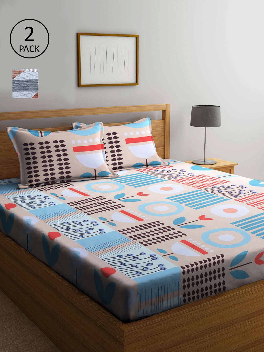 

KLOTTHE White & Blue Geometric 210 TC 2 King Bedsheet with 4 Pillow Covers