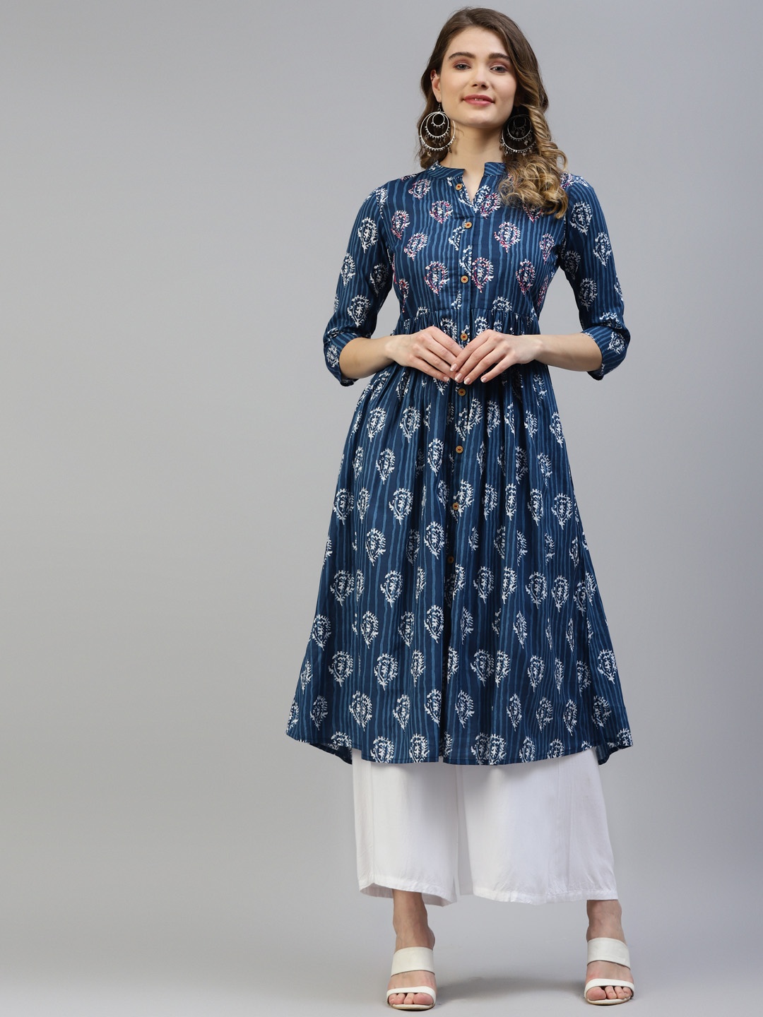

MYAZA Women Blue & White Pure Cotton Floral Print Kurta