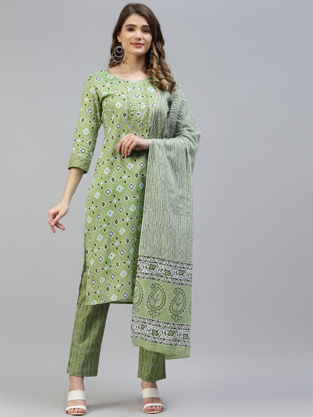 

MYAZA Women Green & Blue Pure Cotton Geometric Print Mirror Work Kurta with Trousers