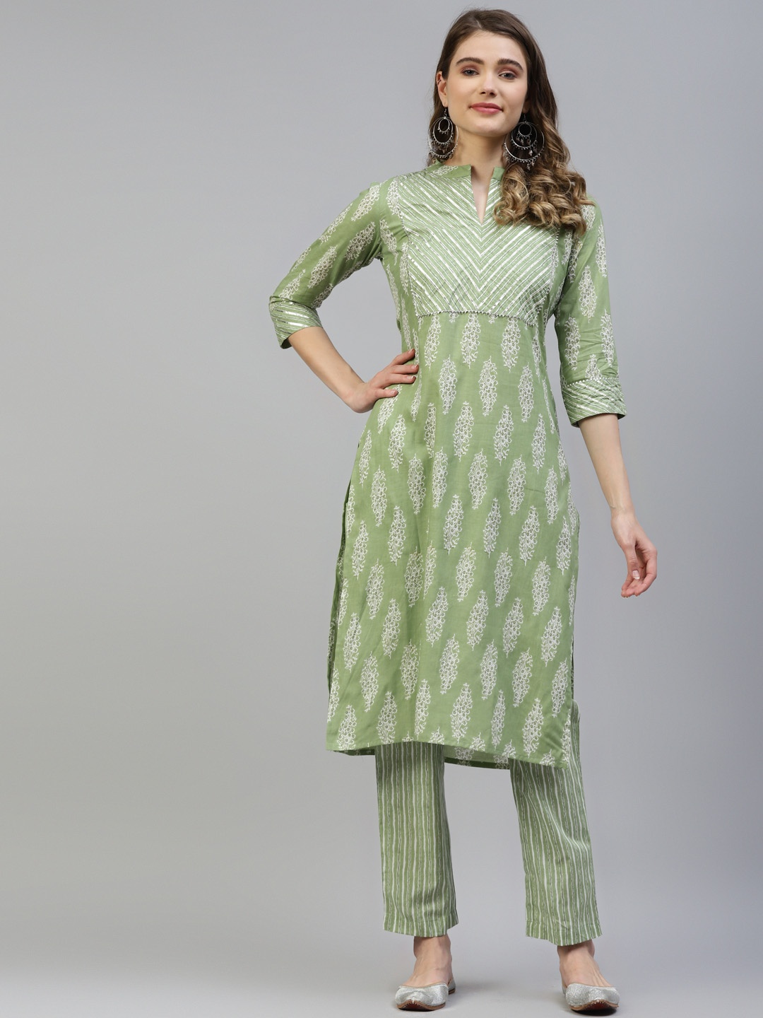 

MYAZA Women Green & White Pure Cotton Floral Print Gotta Patti Kurta with Trousers