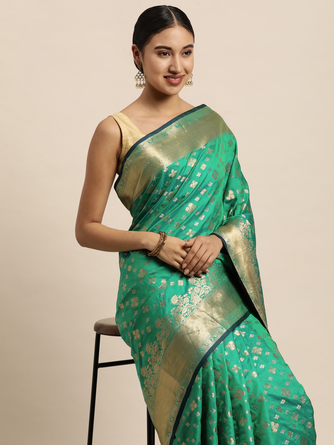 

Saree Swarg Green & Gold-Toned Ethnic Motifs Zari Silk Blend Banarasi Sarees